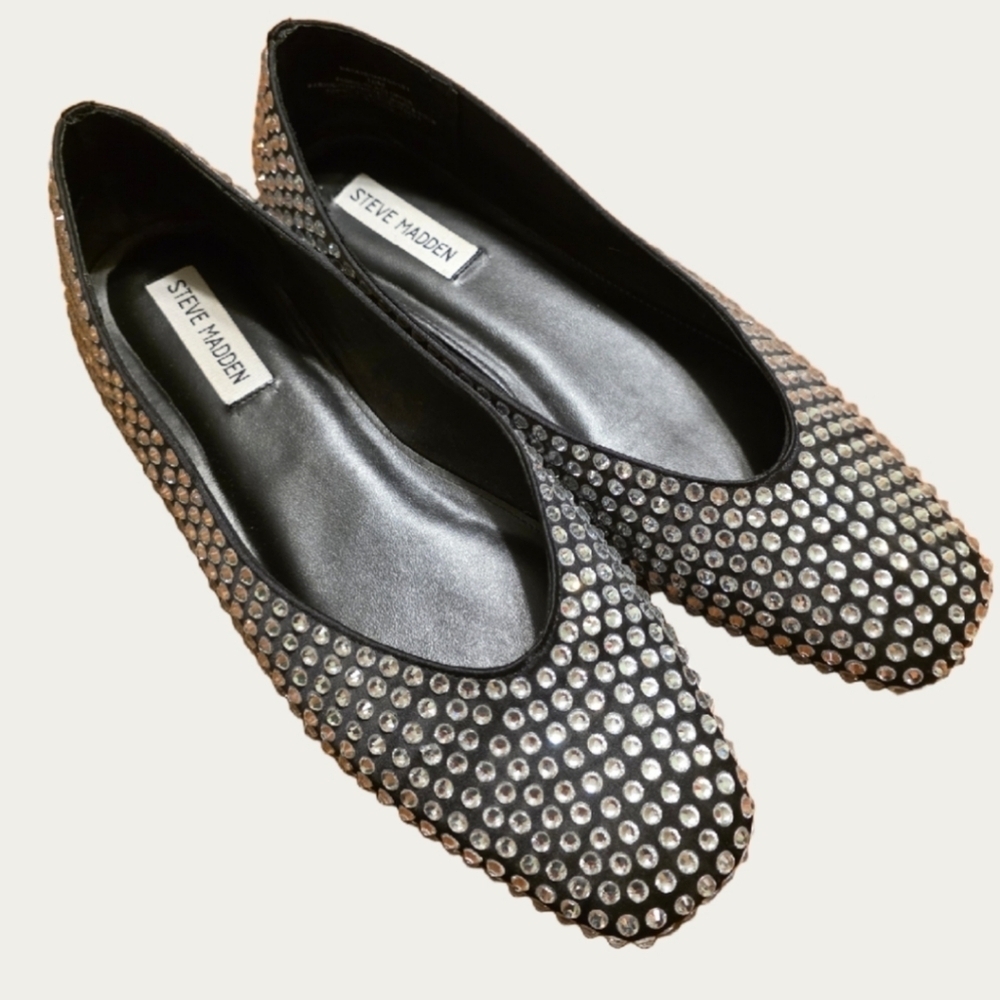 Steve Madden DELPHINE Black and Silver Studded Flats, SZ 10